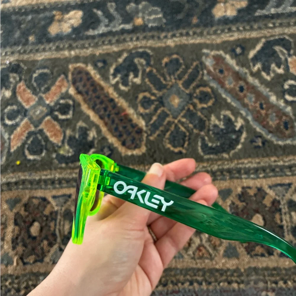 Oakley kids sunglasses